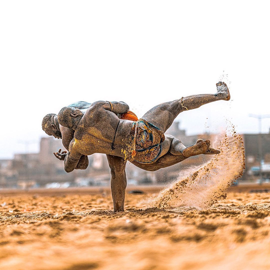 You are currently viewing La lutte sénégalaise, un sport passionnant !